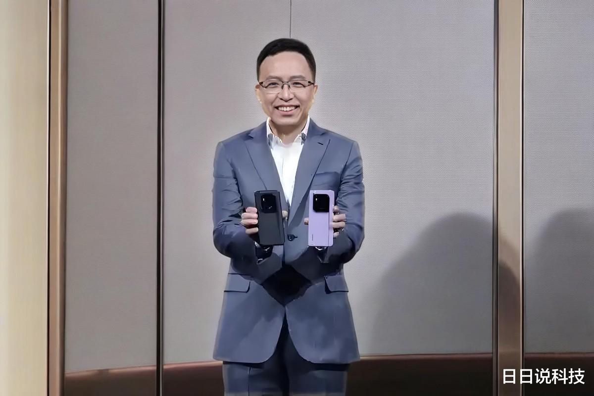 榮耀“放棄”高利潤，跳水價3000元，四主攝+四芯片+10倍耐摔耐刮