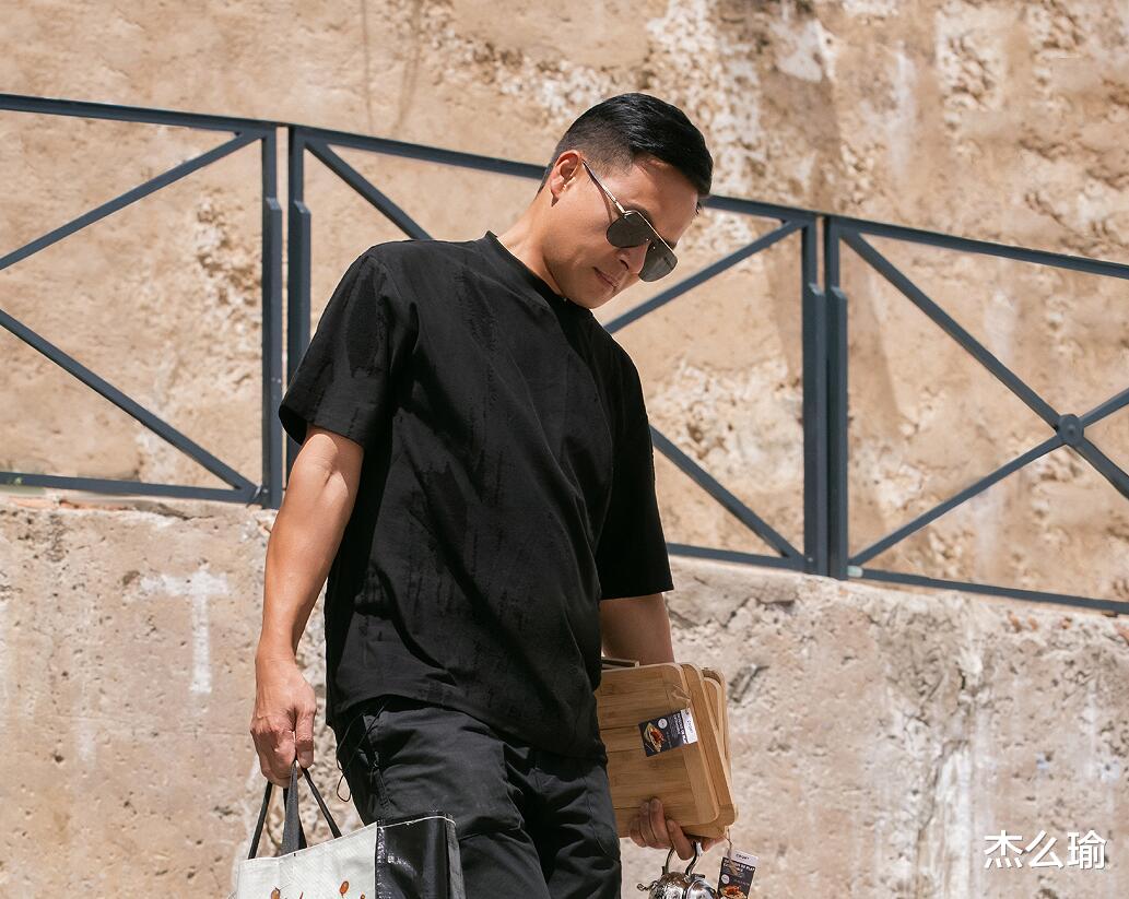 沈月的热搜，打脸《中餐厅》