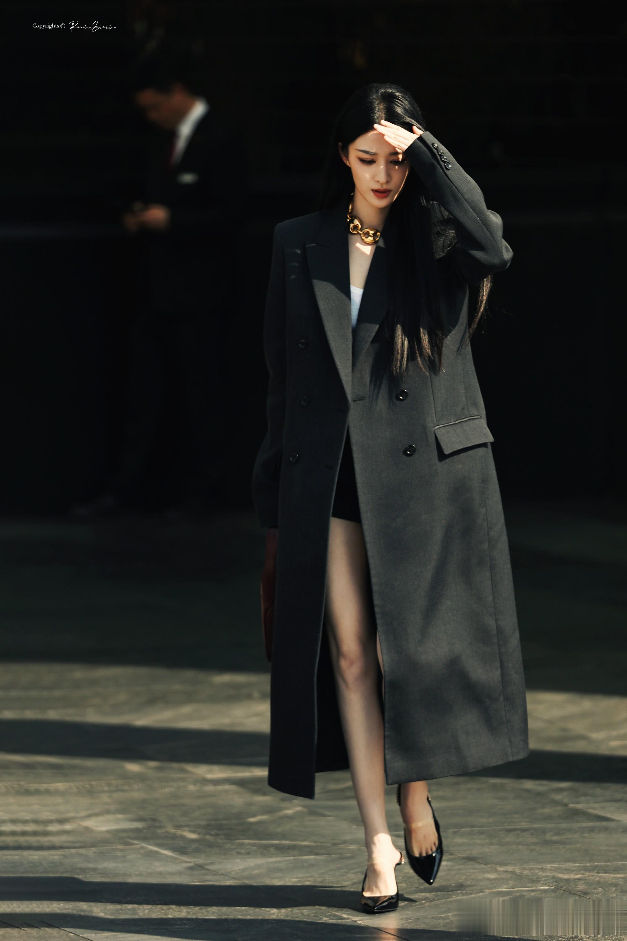 王楚然172黑西装:盘靓条顺,美愈高级