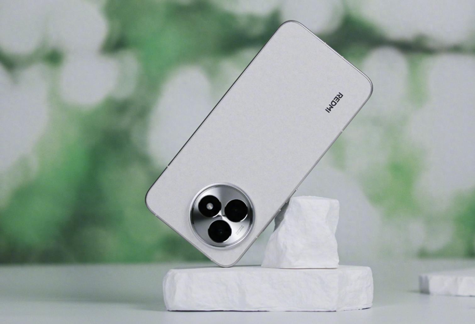 16G+512G價格親民，適合上班族用的一款手機，流暢用六年