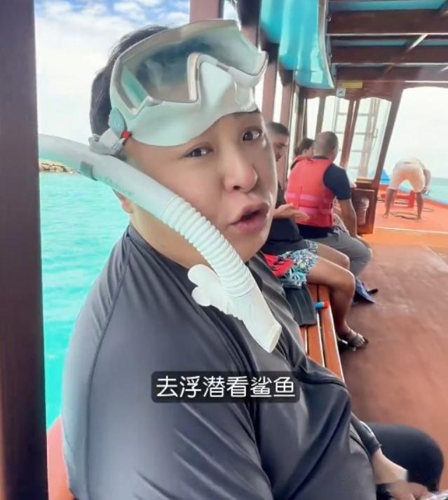 阎鹤祥马尔代夫拍婚纱照，妻子首次出镜，旅行结束，人已回国进组