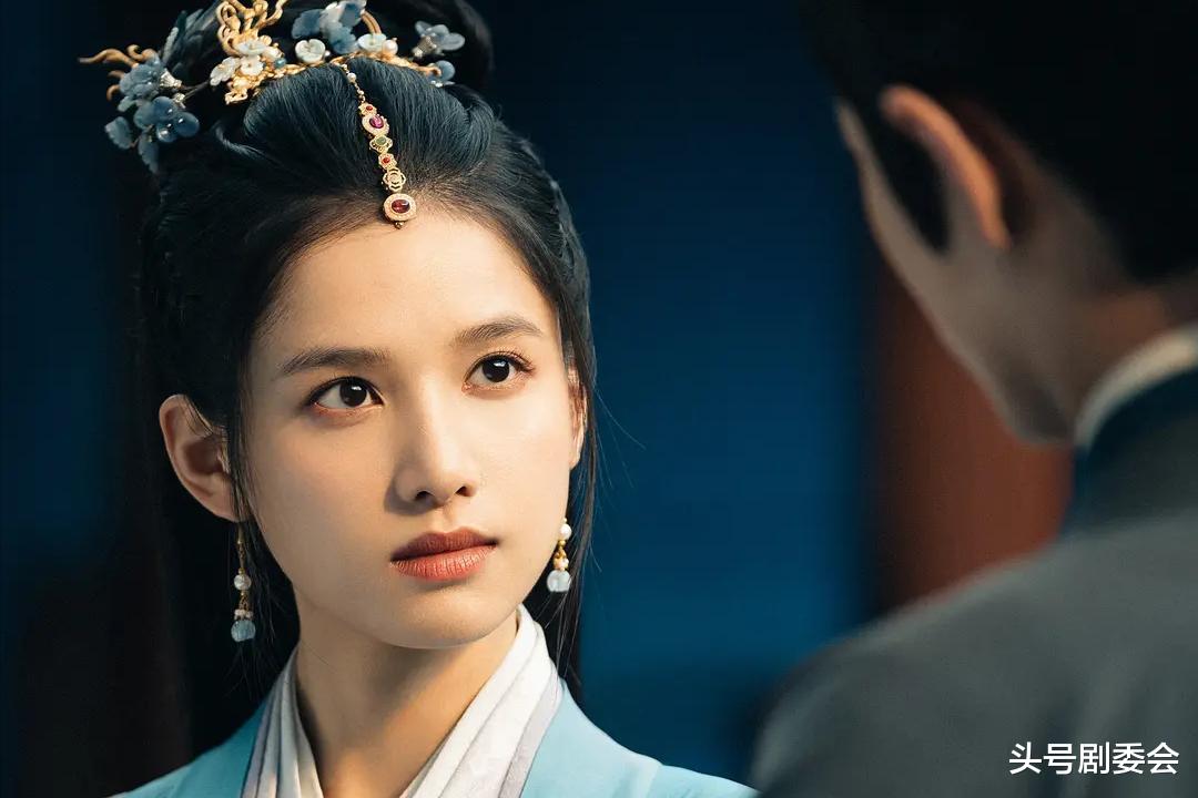 播出4集，收视全国第一！郑晓龙一出手，就给央视带来了“王炸”