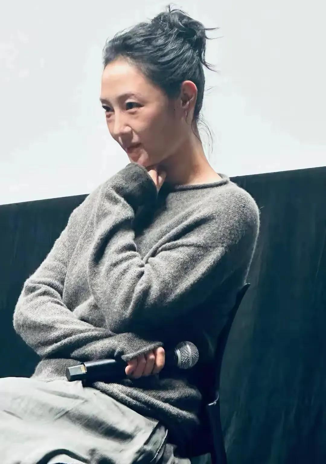 这一次,不给辛芷蕾留面子的郝蕾,终究搬起石头砸了自己的脚