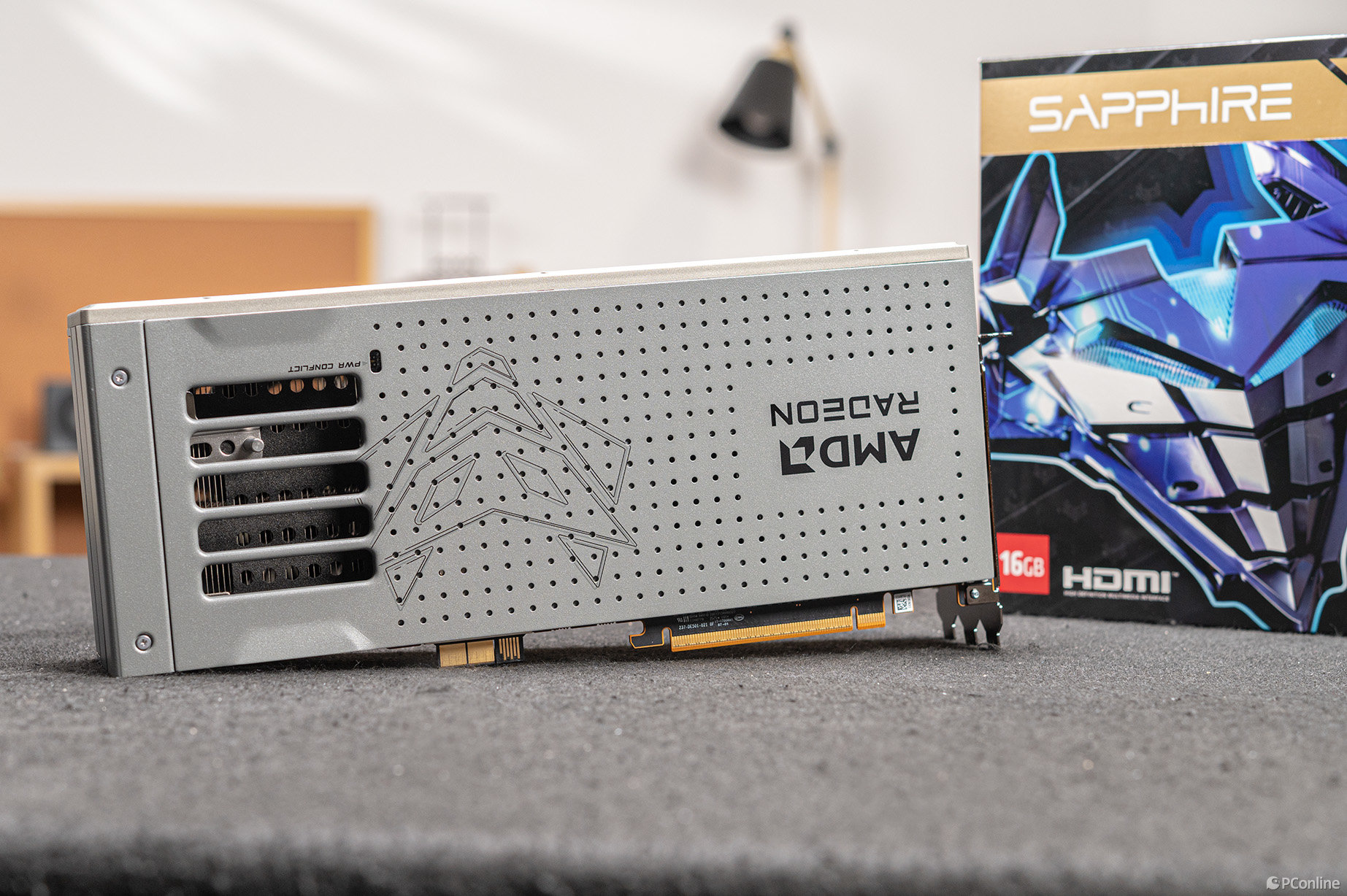 唯一 AMD背插套裝！藍寶石氮動雙旗艦美學圖賞