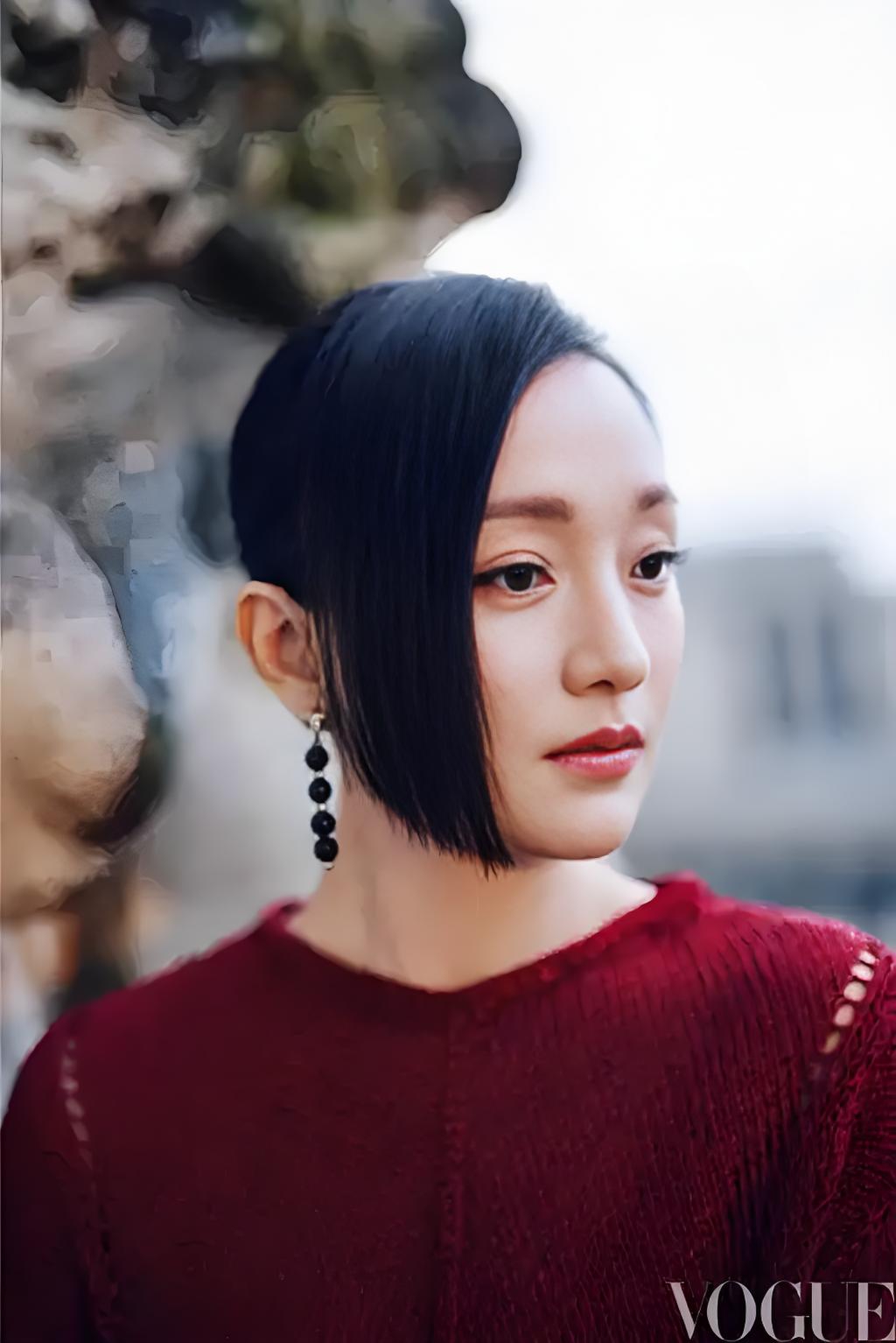 51岁周迅素颜晒回家动态 自称羽绒服大户 永远把羽绒背心焊死在身上