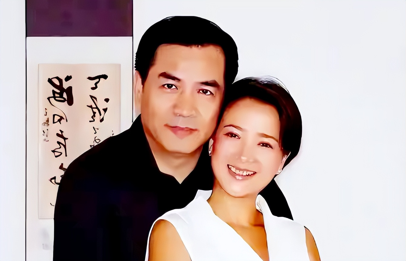 何晴去世后，廖京生评论区沦陷，其无奈回应：她不是我老伴！