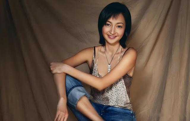 两次拒绝黎明,无视钟汉良示爱,被折磨20年后55岁的她憔悴成大妈