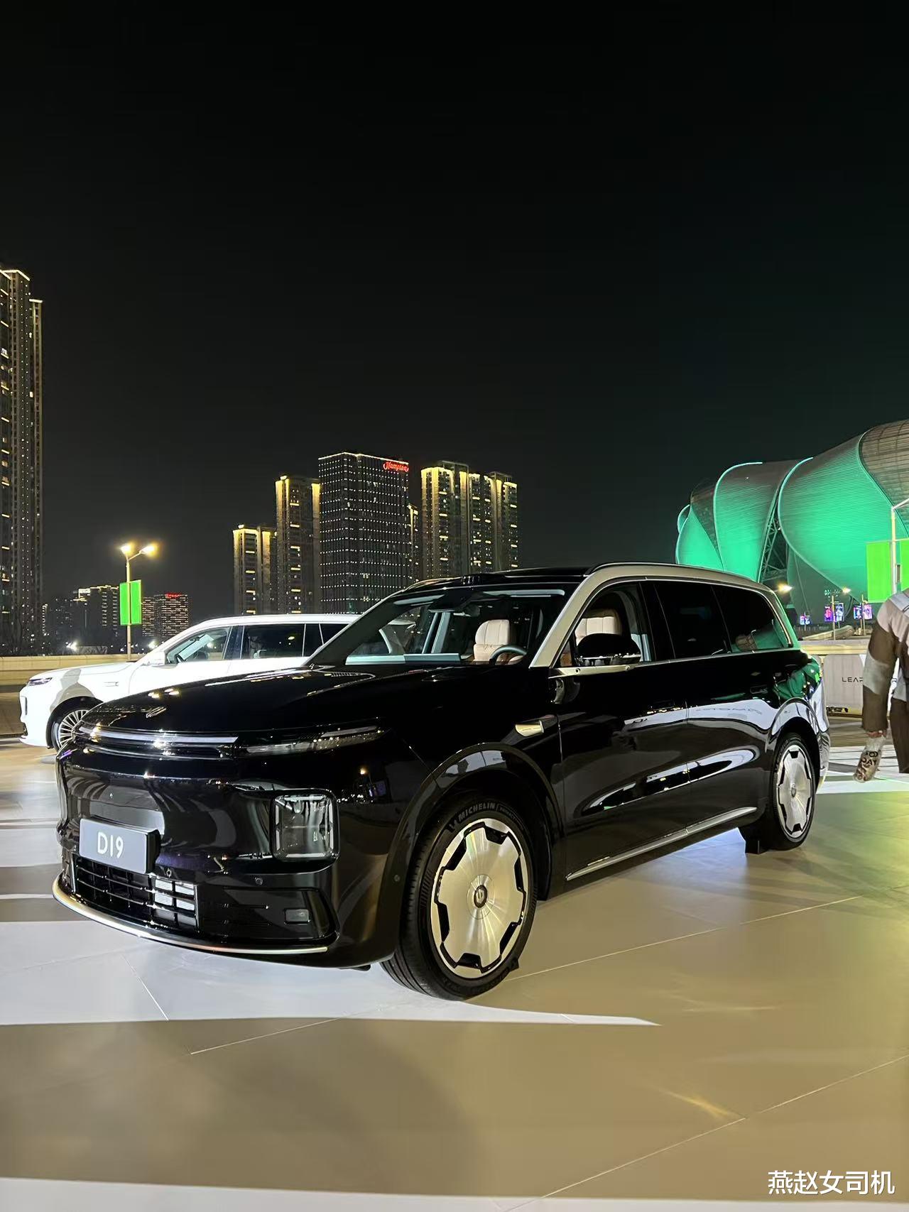 零跑D19、D99实车现身，旗舰SUV、MPV剑指100万辆目标