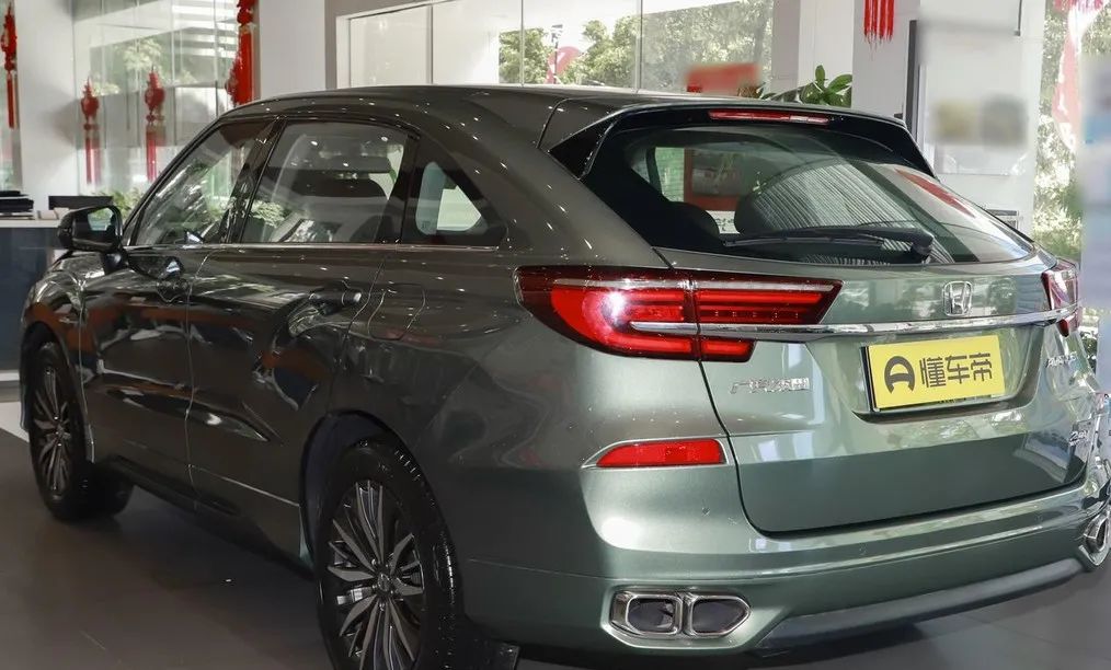本田掀桌子！2.0T爆261马力，操控给力空间大，惠后16.48万元起