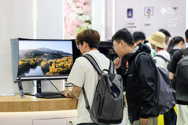 ProArt黑科技炸場！華碩專業顯示器在P&E 2025讓攝影師集體破防