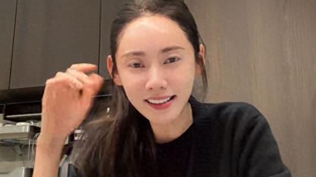 秋瓷炫点5个菜吃夜宵，自曝年纪大没女一号演了，为拍戏曾晕过3次