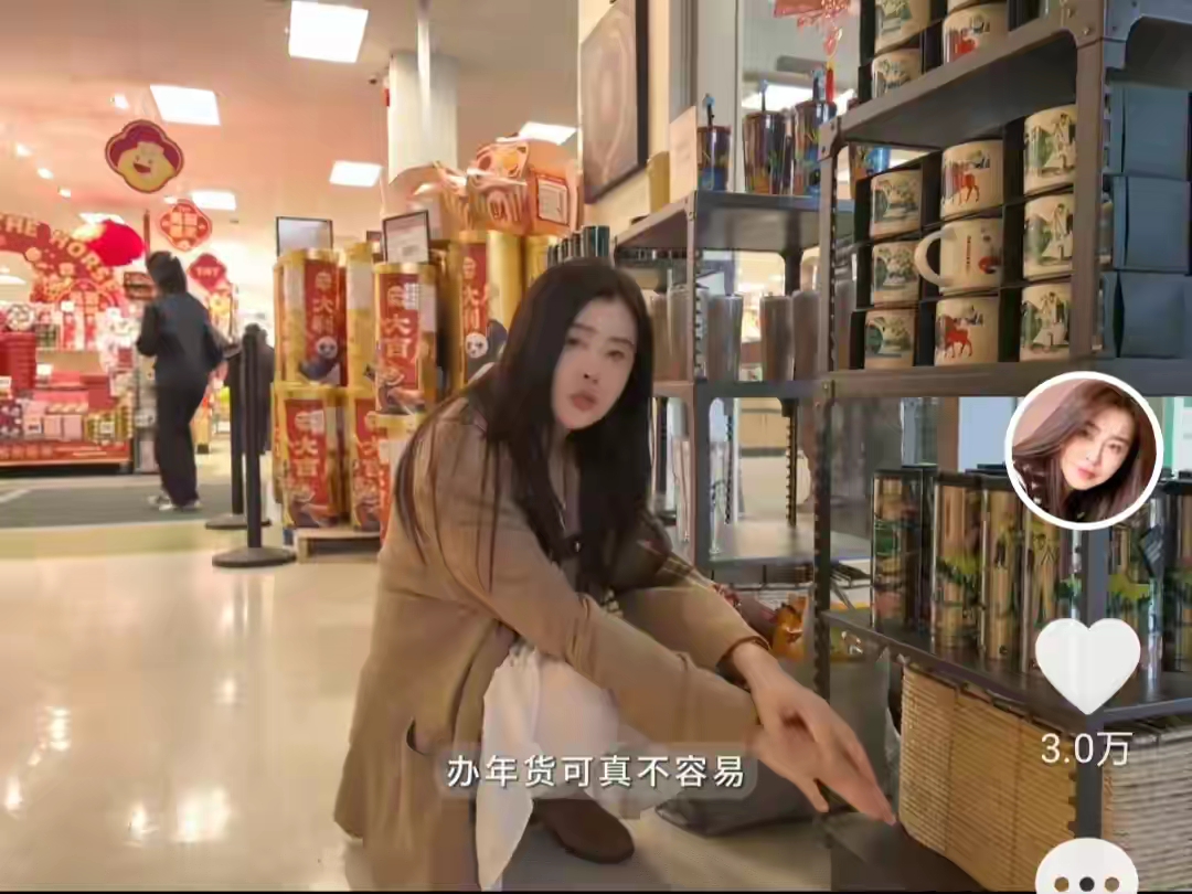 王祖贤在加拿大过年画面曝光：满桌年味年夜饭，全场竟无一位男性