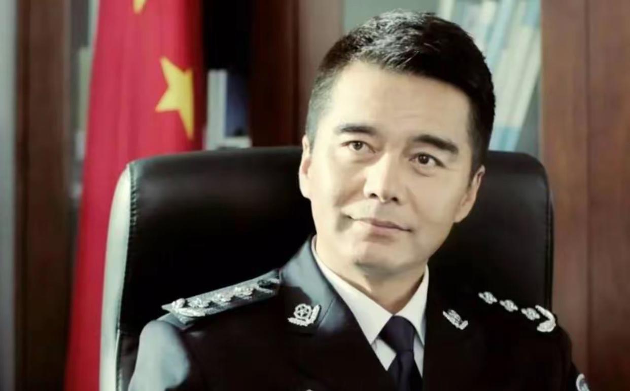 面相全变!看《乌云之上》罗晋演警察,才知陈佩斯高估当代男演员