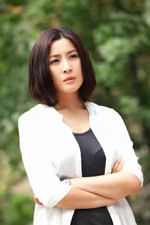 戏里千人面，戏外守本心——王雅捷的清醒演艺路