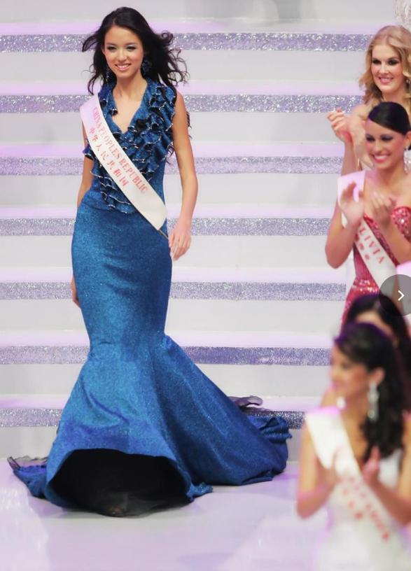 艳压奚梦瑶,拒嫁30亿豪门,怀孕6个月上春晚稳居C位:真人生赢家