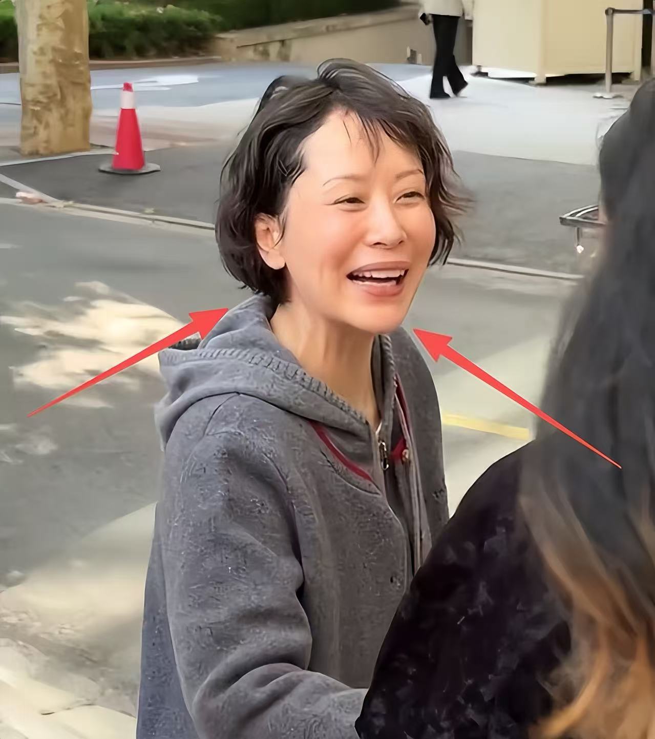 47岁海清近况让人心酸，脸垮嘴斜、又普又显老，昔日女神也落寞了