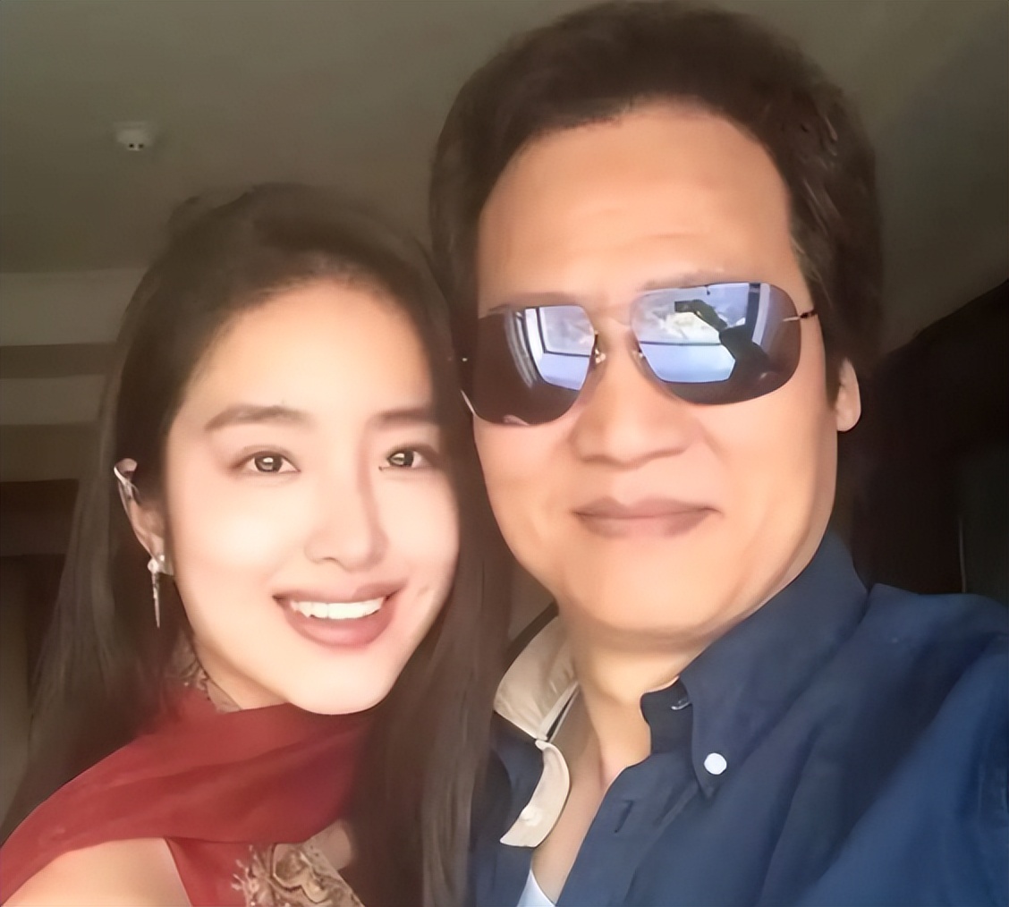 没了贵人撑腰，娱乐圈的看人下菜碟，在杨采钰身上展现得淋漓尽致