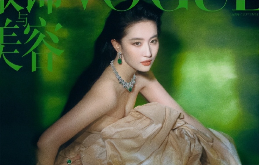 香港金九合照暴露咖位：倪妮宋佳靠边，杨幂侧身让位，c位没悬念