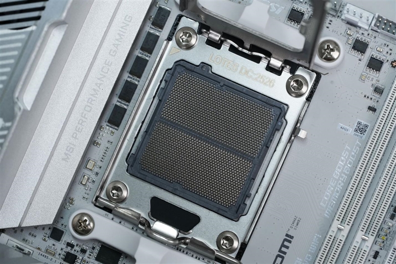 微星MPG X870I刀鋒 鈦主板評測：穩定釋放200W 內存性能可提升50%