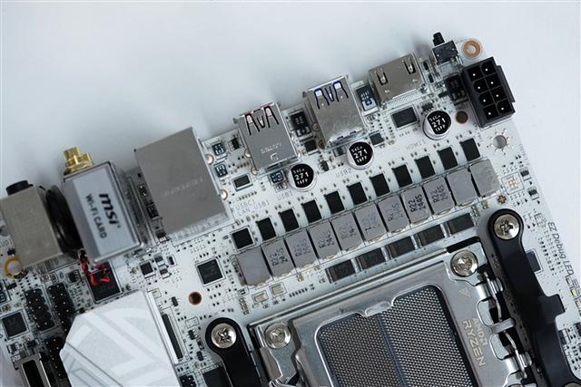 ITX小巧强悍!微星MPG B850I EDGE TI WIFI图赏