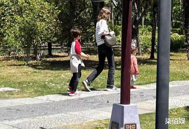 阿诺一家春游，公婆好苍老，混血女儿很漂亮，董力被调教成好老公