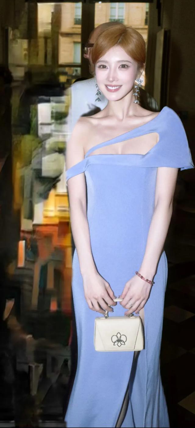 戴燕妮巴黎时装周绝美身材壁纸美图