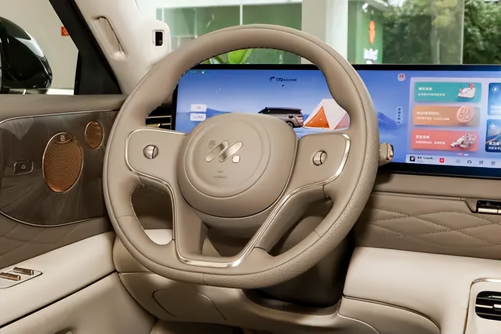 新年家庭出行怎么选?智己LS9 2026款测试:六座舒适感直接拉满