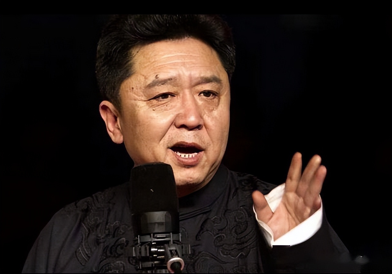 财务暴雷不到3个月,于谦近况曝光,才明白他和郭德纲不是一路人