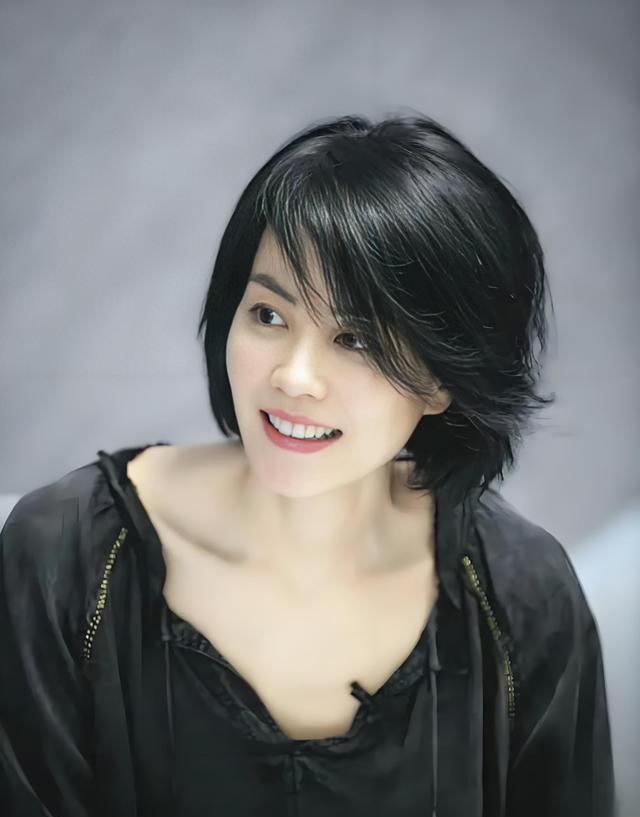 李嫣近况证明，抽烟喝酒打麻将的王菲，确实是个很好的妈妈