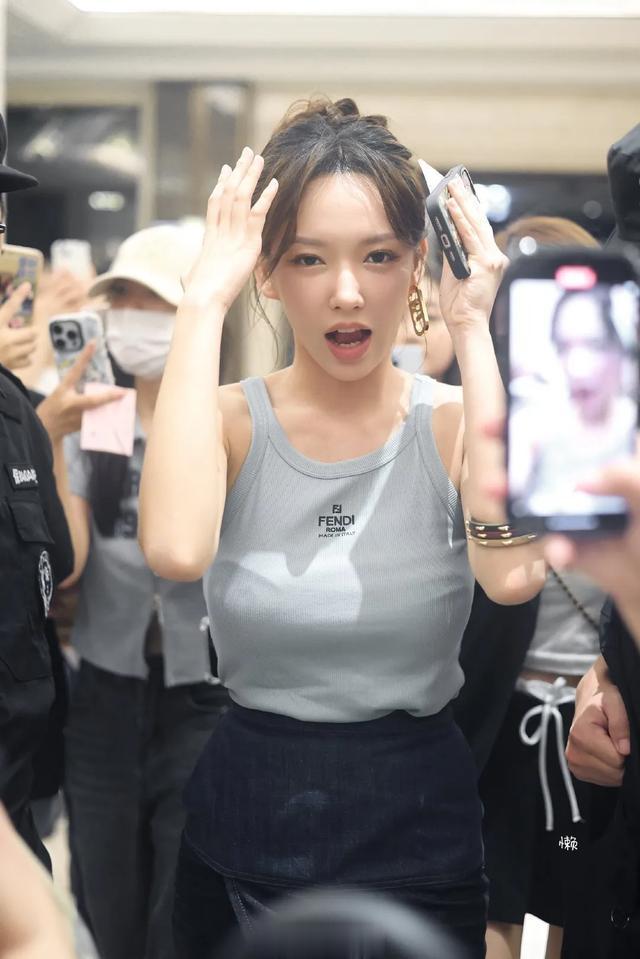 程潇GLASS 晚宴内场,头一次看到这个视角的视频\uD83C\uDF4A ???