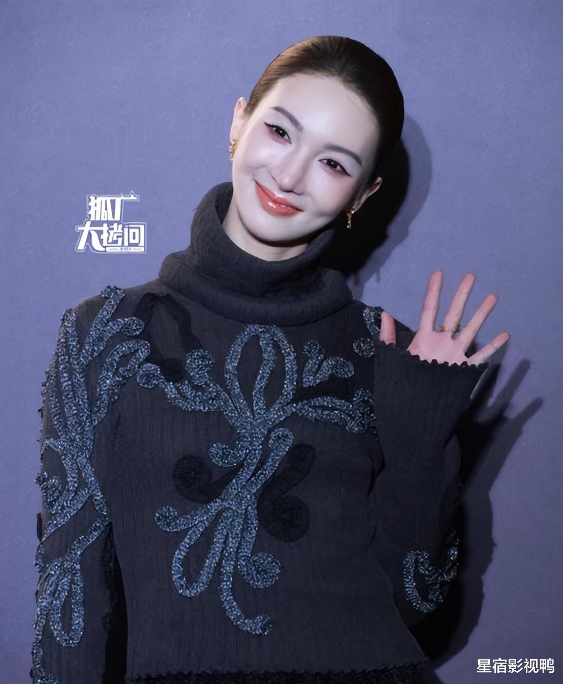 这一夜，金晨面相变了，杨幂风韵犹存，却被“全裹”的热依扎惊艳