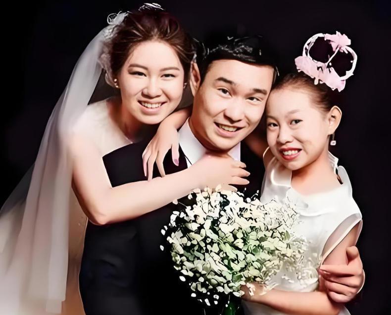 沈佳润再登杂志封面！冰雪造型萌萌哒，最丑星二代越发招人喜欢