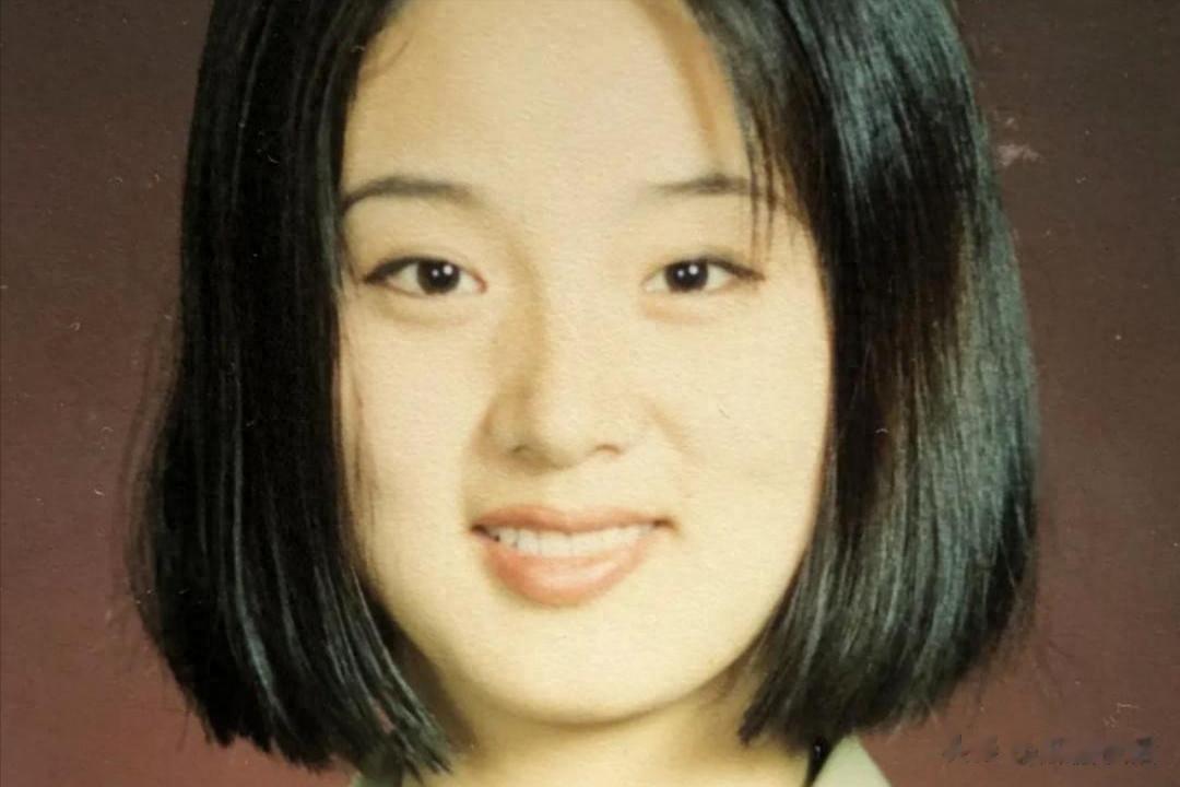 她是著名歌唱家，不惧流言嫁三婚前央视主持丈夫，儿女双全很幸福