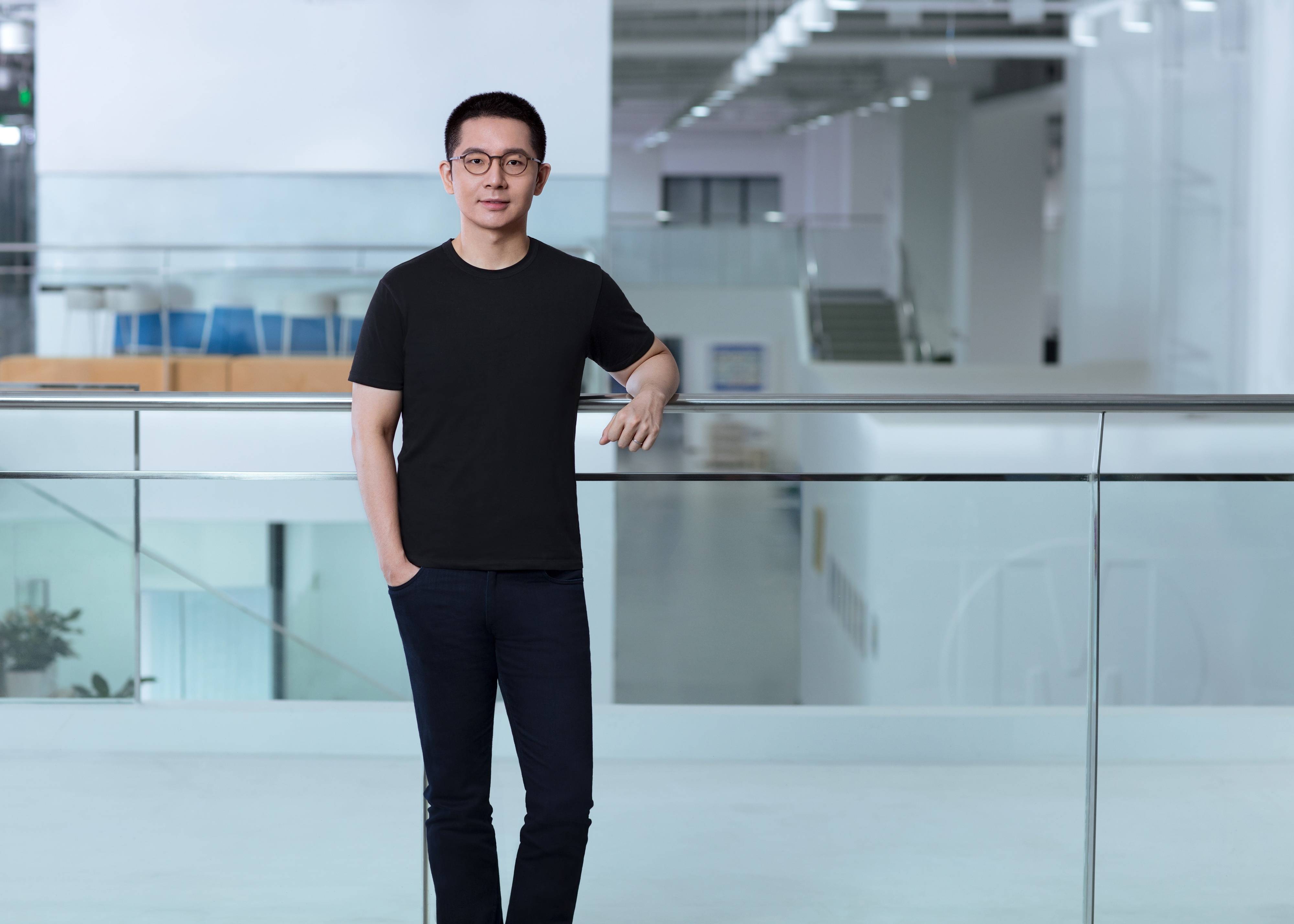 印奇掛帥階躍星辰：大模型「季后賽」進入物理世界