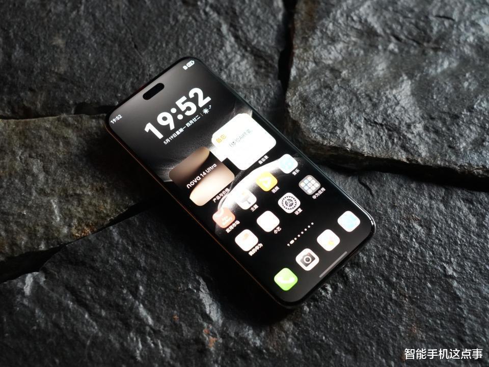 中端機(jī)天花板要等！華為Nova15大概率12月不上線，花粉無奈了