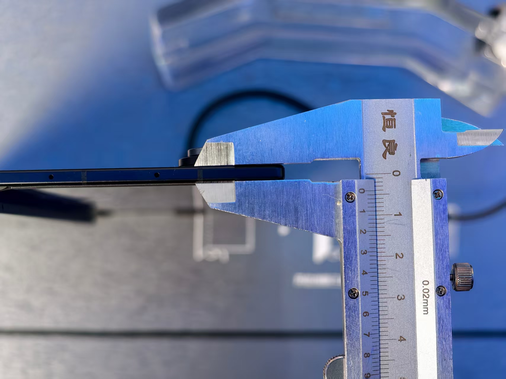 中國(guó)首秀！19999元的三星三折疊來(lái)了，真機(jī)上手體驗(yàn)，屏幕交互有點(diǎn)驚艷