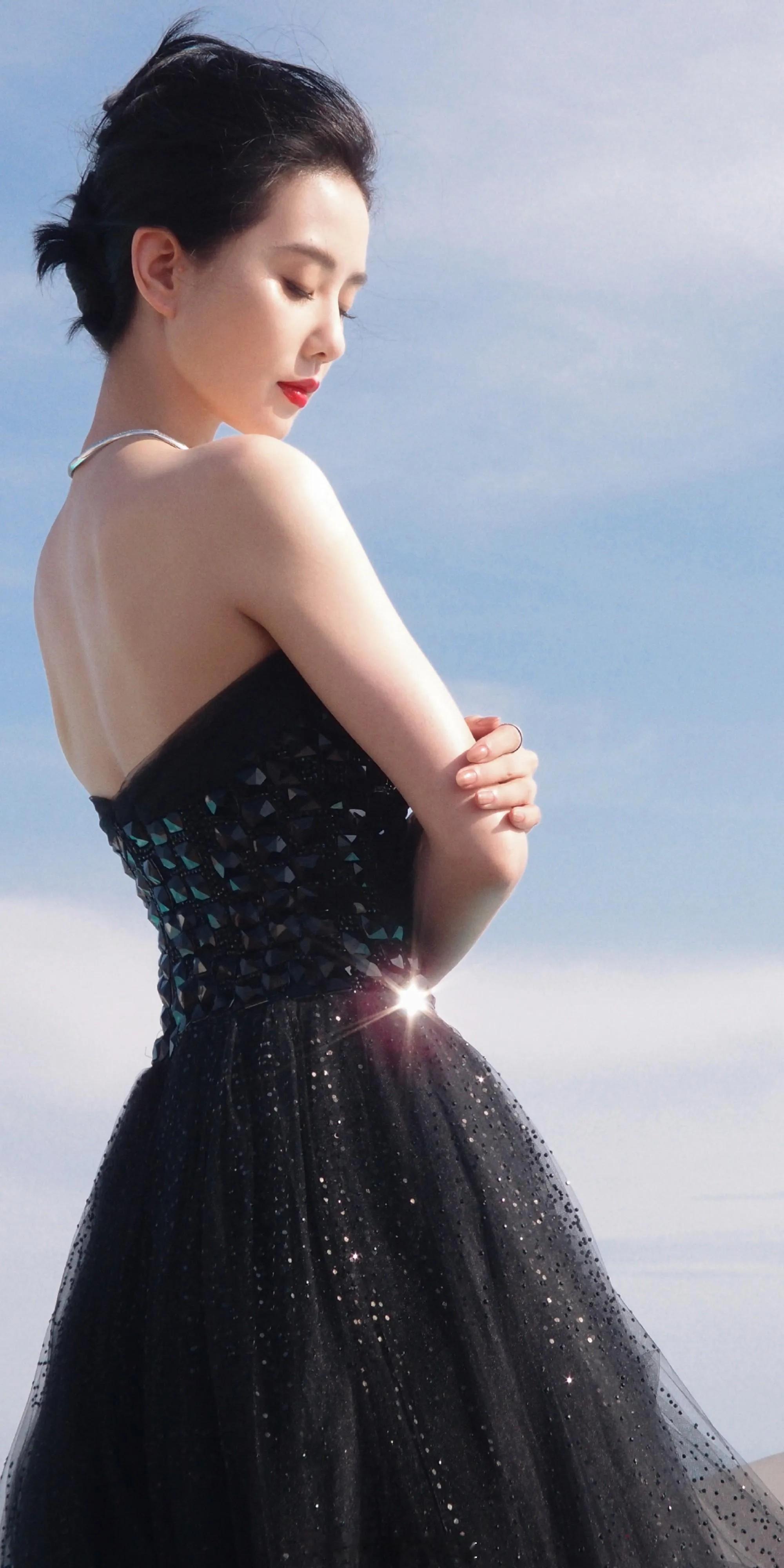 刘诗诗完美天鹅颈,真是娱乐圈的一大传奇体态教科书!