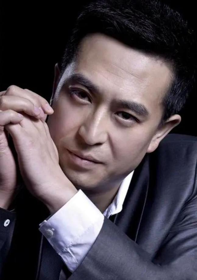 人民日报点名！罹患“不死癌症”30年，张嘉益再令所有人刮目相看