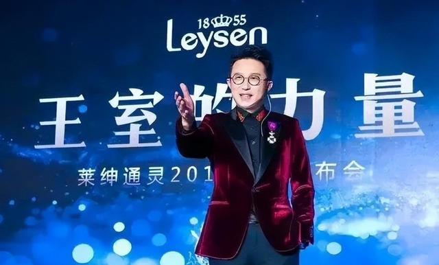 善恶终有报!靠当“赘婿”爬上巅峰,出轨、背刺亲家,被赶出豪门