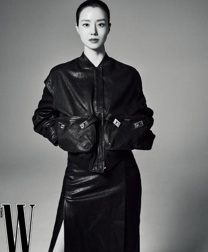 她是韩国真正的韩国“氧气美女” 长相温润漂亮，出道18年零绯闻