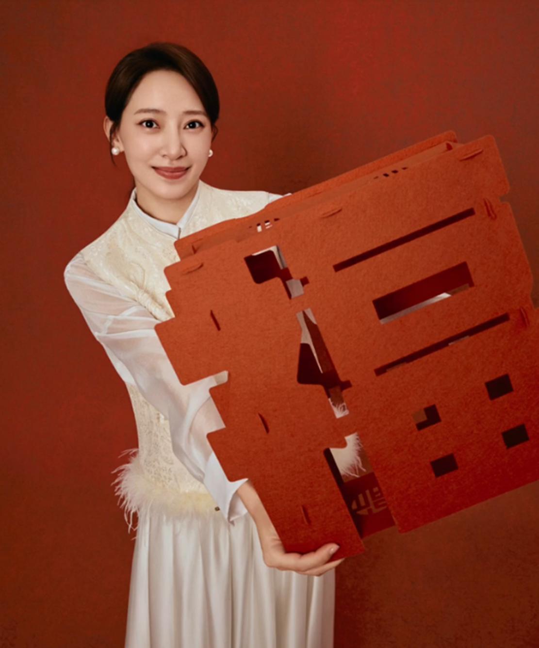 聂远妻子大年初一晒照，夫妻俩更偏爱大女儿，又没让二胎女儿出镜