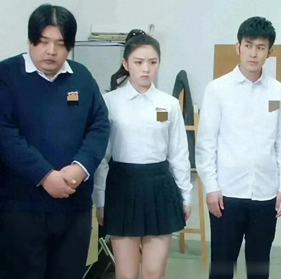 早期的田曦薇，差点没认出来，果然刘海就是辨识度