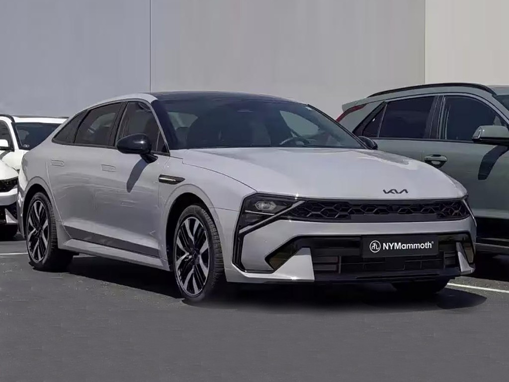 全新起亚K5长这样？前脸酷似领克03，入华国产还好卖？