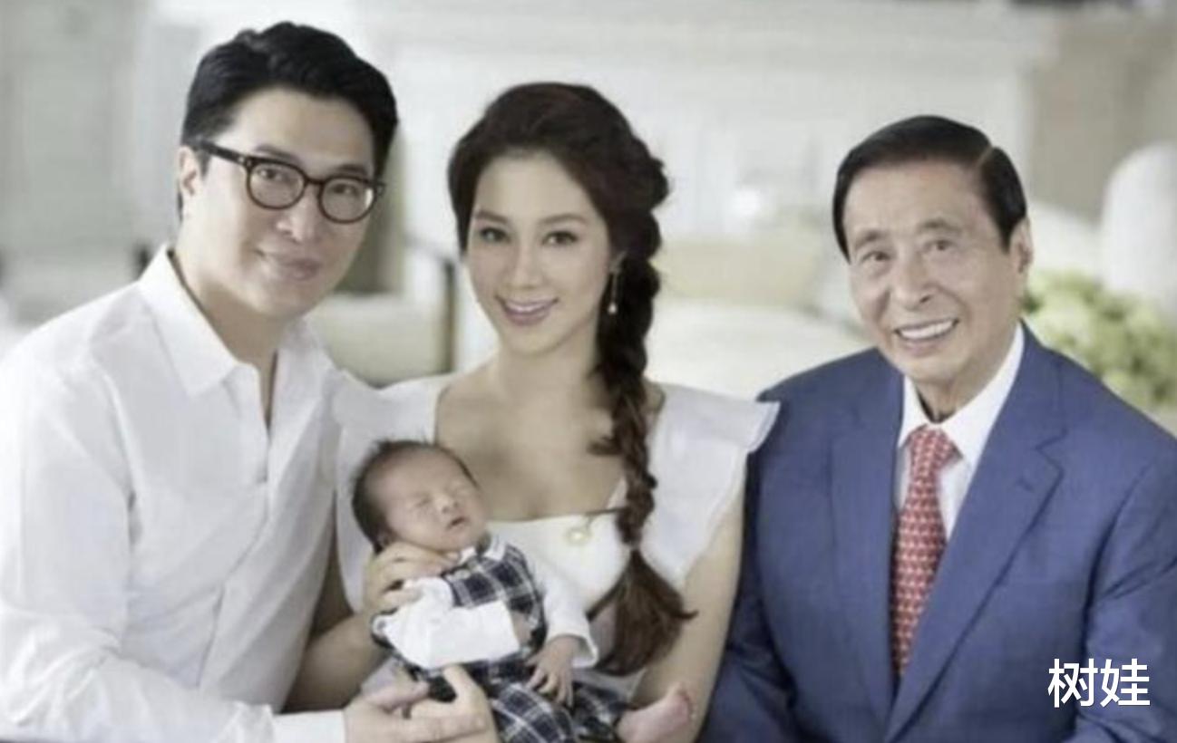 徐子淇近照风采不减，笑容恬淡瘦了不少，42岁已是李家唯一女主人