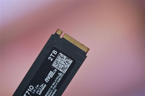 英睿達速度最快的Gen 5 SSD！T710 2TB圖賞