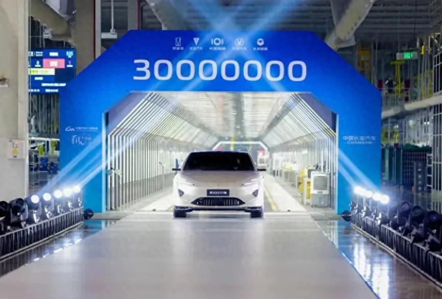 L3刚放行，长安为什么能站到第一排？3000万辆之后它终于不走老路