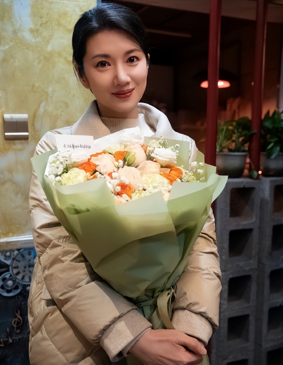 前央视主持苑冉：16岁出道，却靠演“后妈”出圈，今43岁婚姻成谜