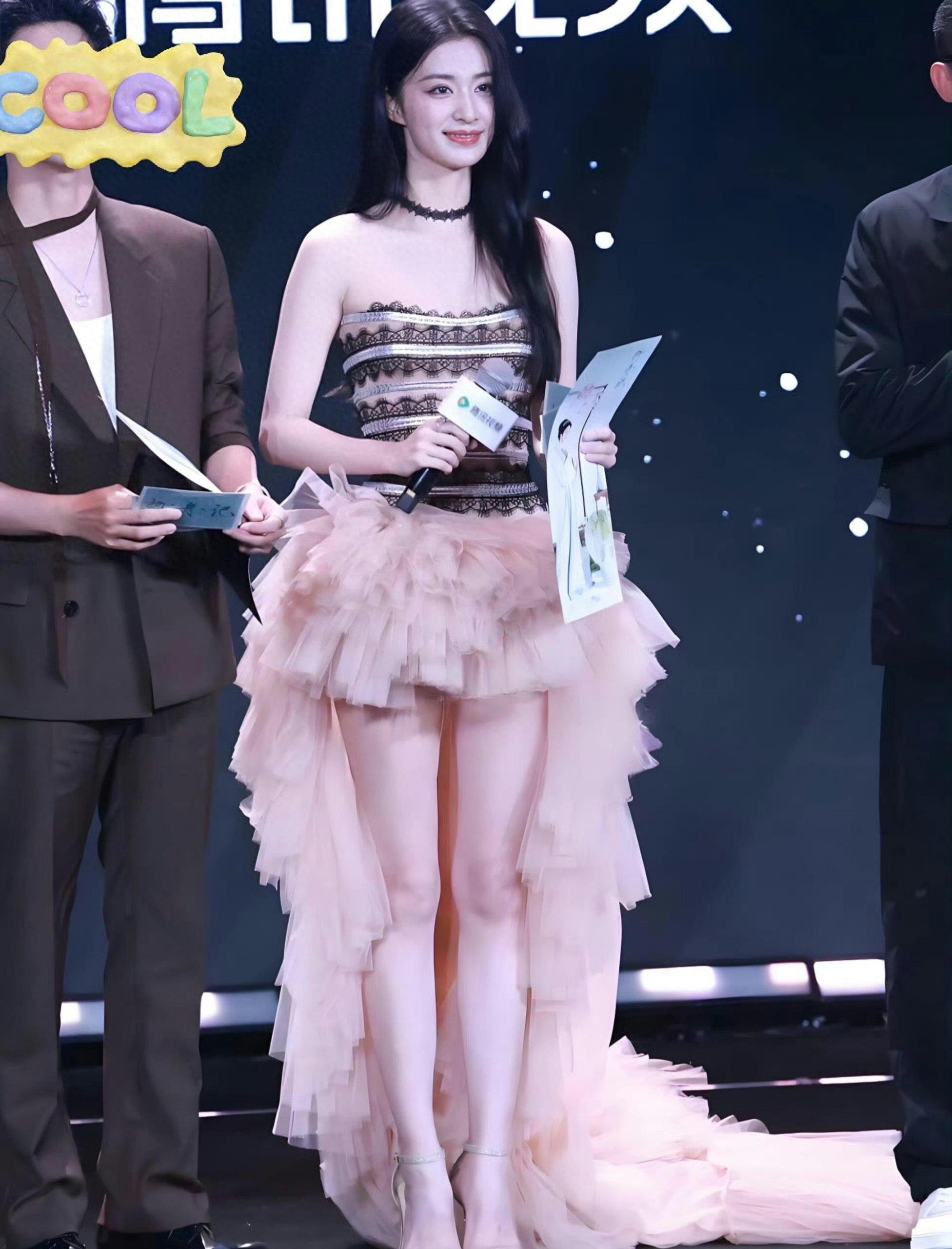 王楚然高的只剩腿了 ???