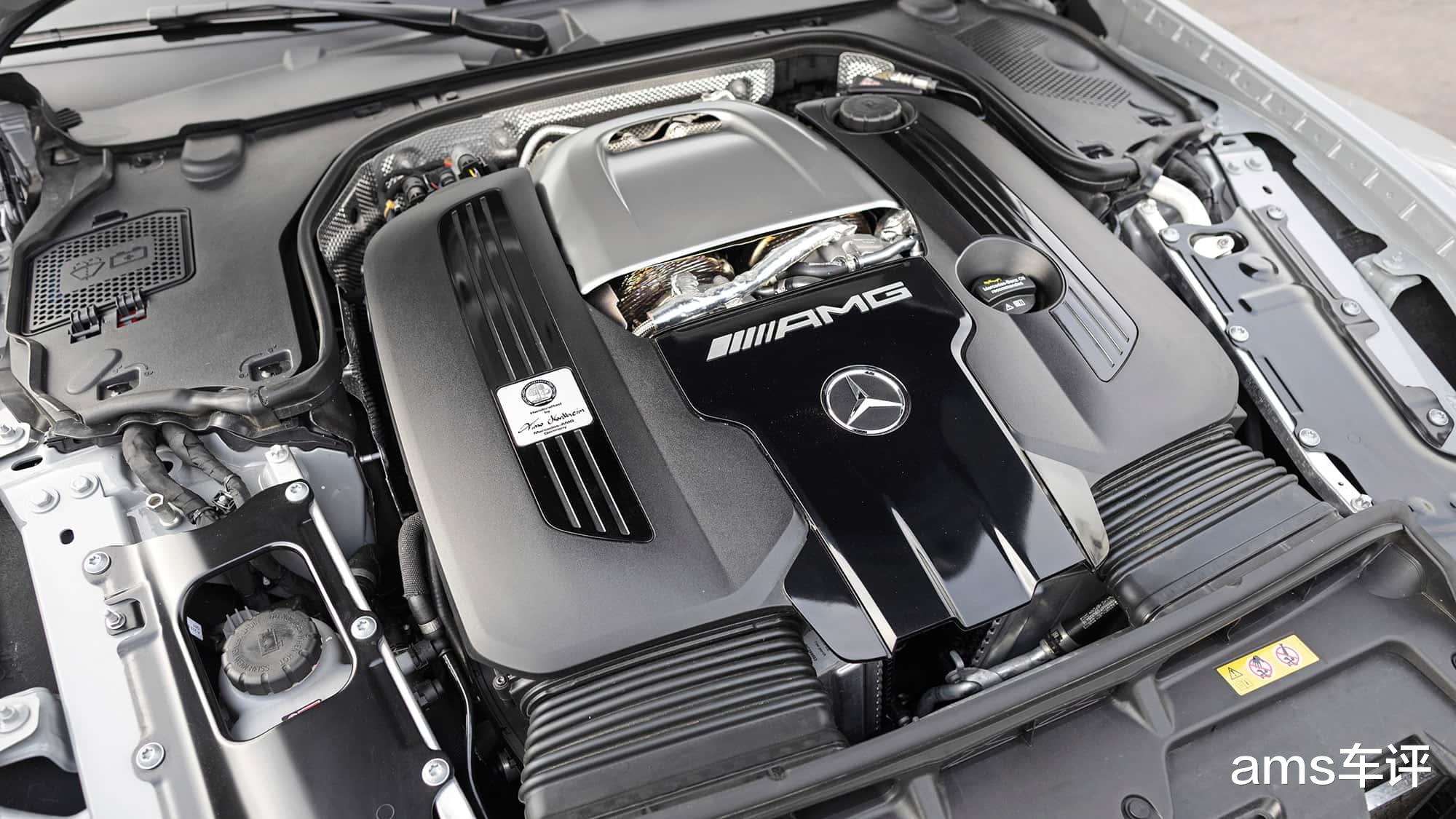 在舒适与赛道之间触到边界，AMG的取舍让GT 63 Pro变了