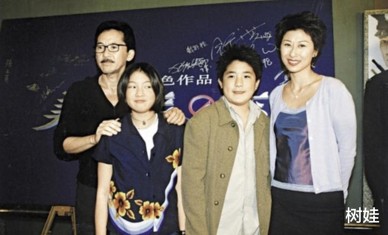 林子祥儿子庆祝40岁生日,三代同堂叶蒨文也在,女儿罕露脸像爸爸